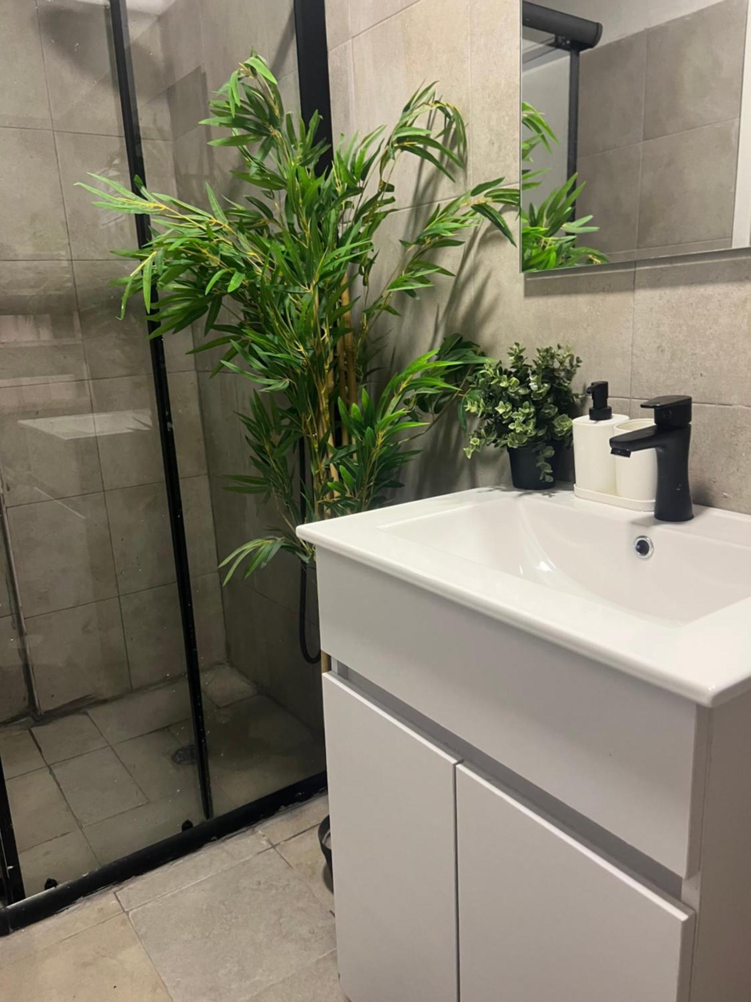 Ofek'S Place - Midtown Tlv Тел Авив Екстериор снимка